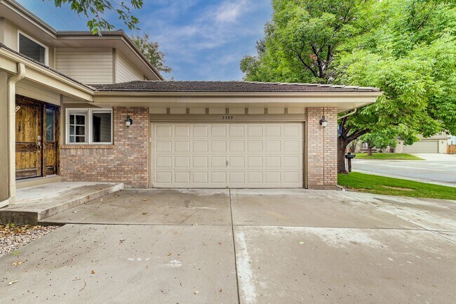 Foto del edificio - 3369 S Tulare Ct