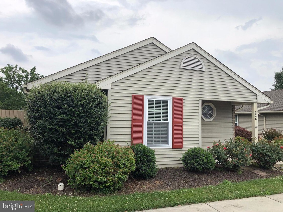 136 Easterly Dr, Mechanicsburg, PA 17050 House Rental in