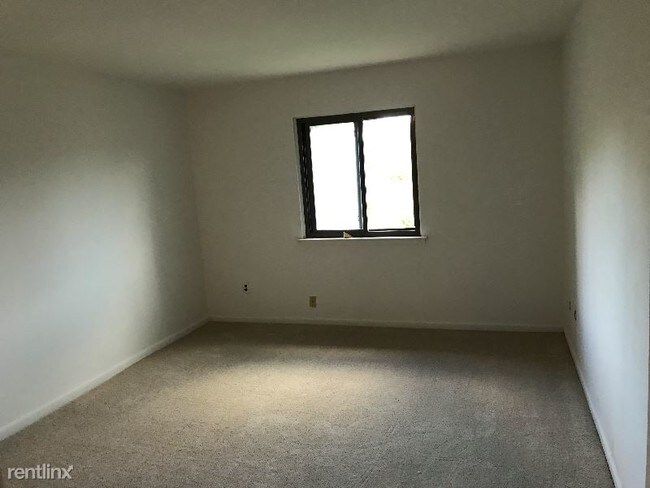 Building Photo - 5414 Valley Green Dr