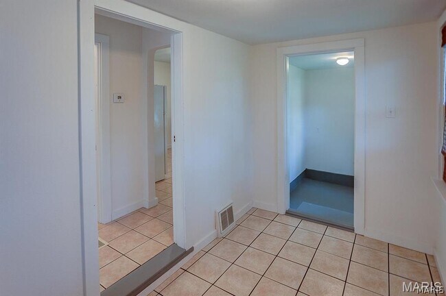 Foto del edificio - 128 S Meridian Rd