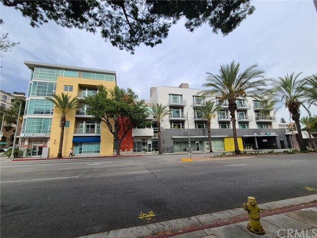 Building Photo - 238 S Arroyo Pkwy