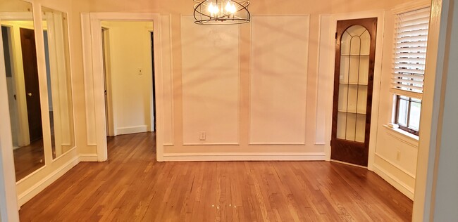 Building Photo - 3706 Gridley Rd