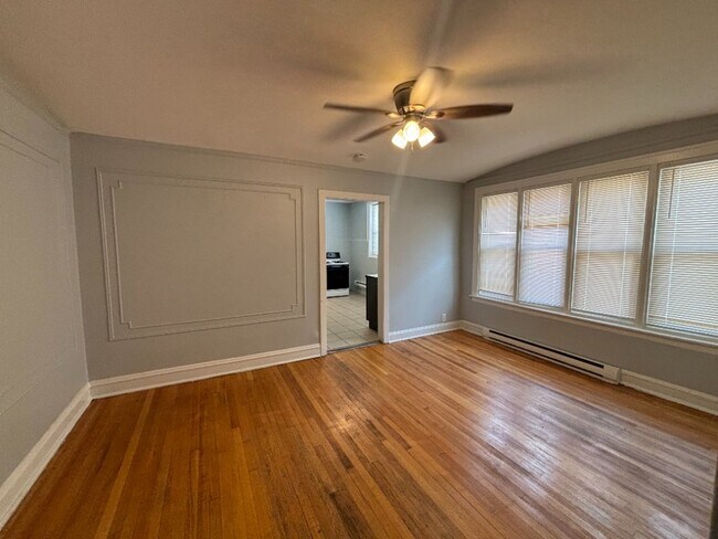 Foto del edificio - 8346-8348 S Maryland Ave