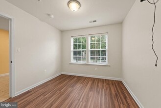 Building Photo - 306 Paladium Ct