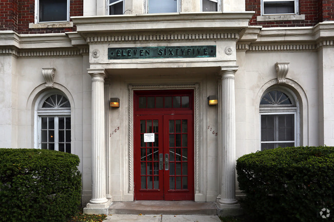 Building Photo - Delaware / West Ferry Apartments