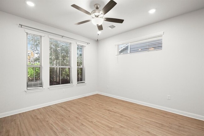 Building Photo - 8511 Leroi Dr