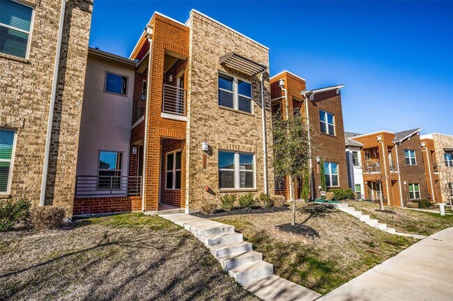 Building Photo - 1535 Fiji St
