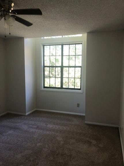 Building Photo - 2nd Floor Condo: 2 Bedrooms 2 Baths in Woo...