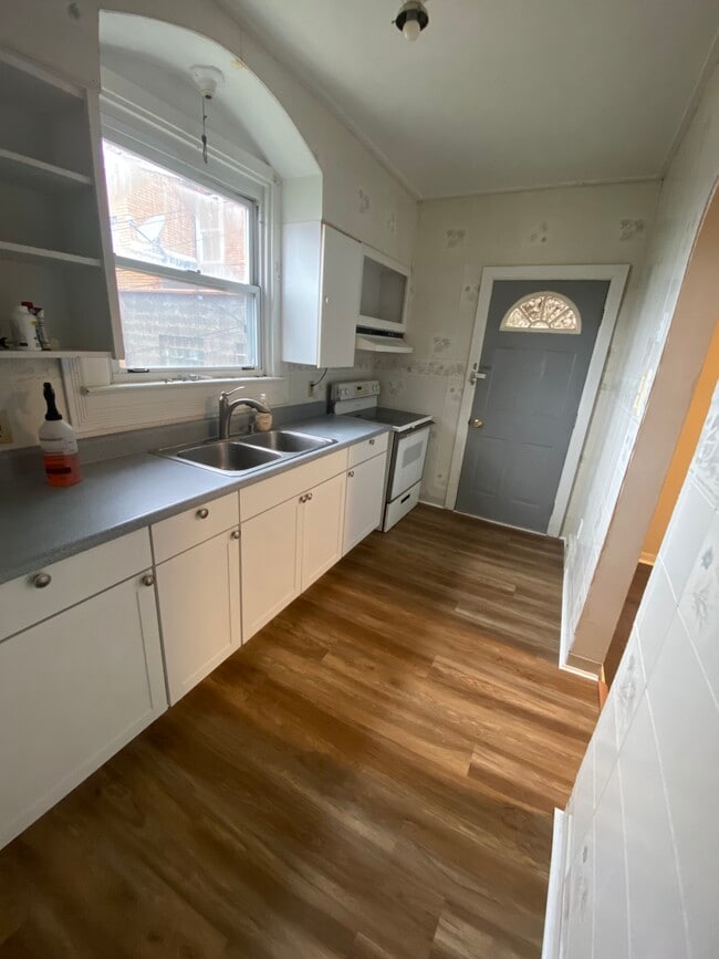 502 Hancock Ave Unit 1, Vandergrift, PA 15690 Apartments in