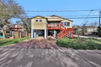 Building Photo - 631 Clear Lake Rd