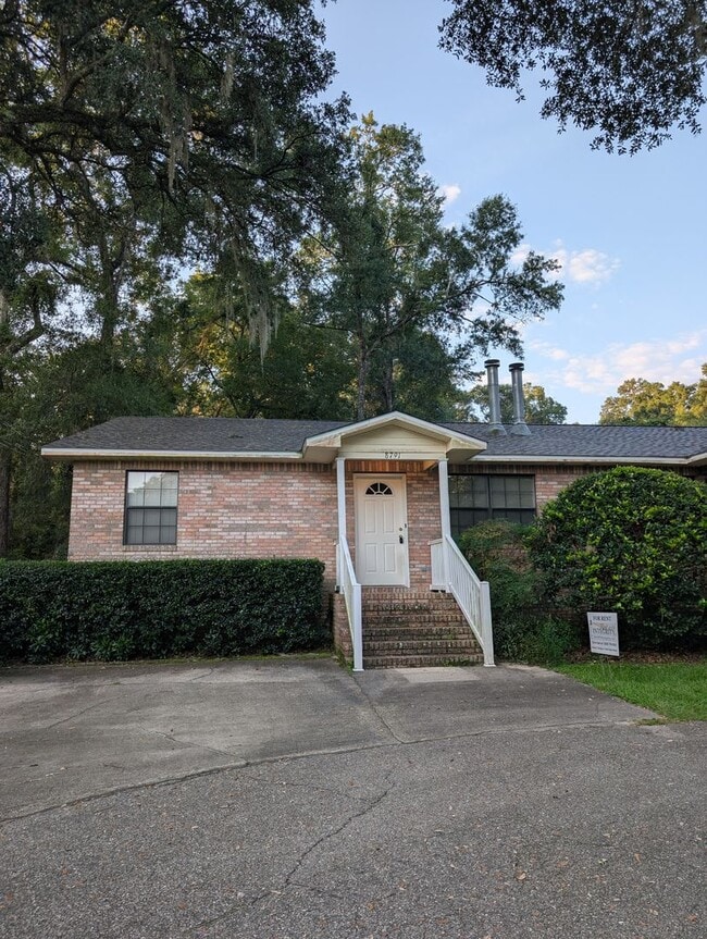 Building Photo - 8790-8793 Louvinia Way