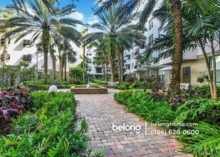 Building Photo - 2421 NE 65th St