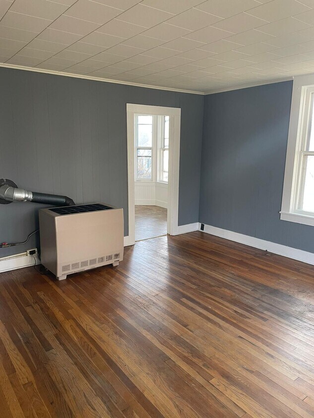 77 Chapman St Unit Front 1B, Putnam, CT 06260 Apartments in Putnam, CT