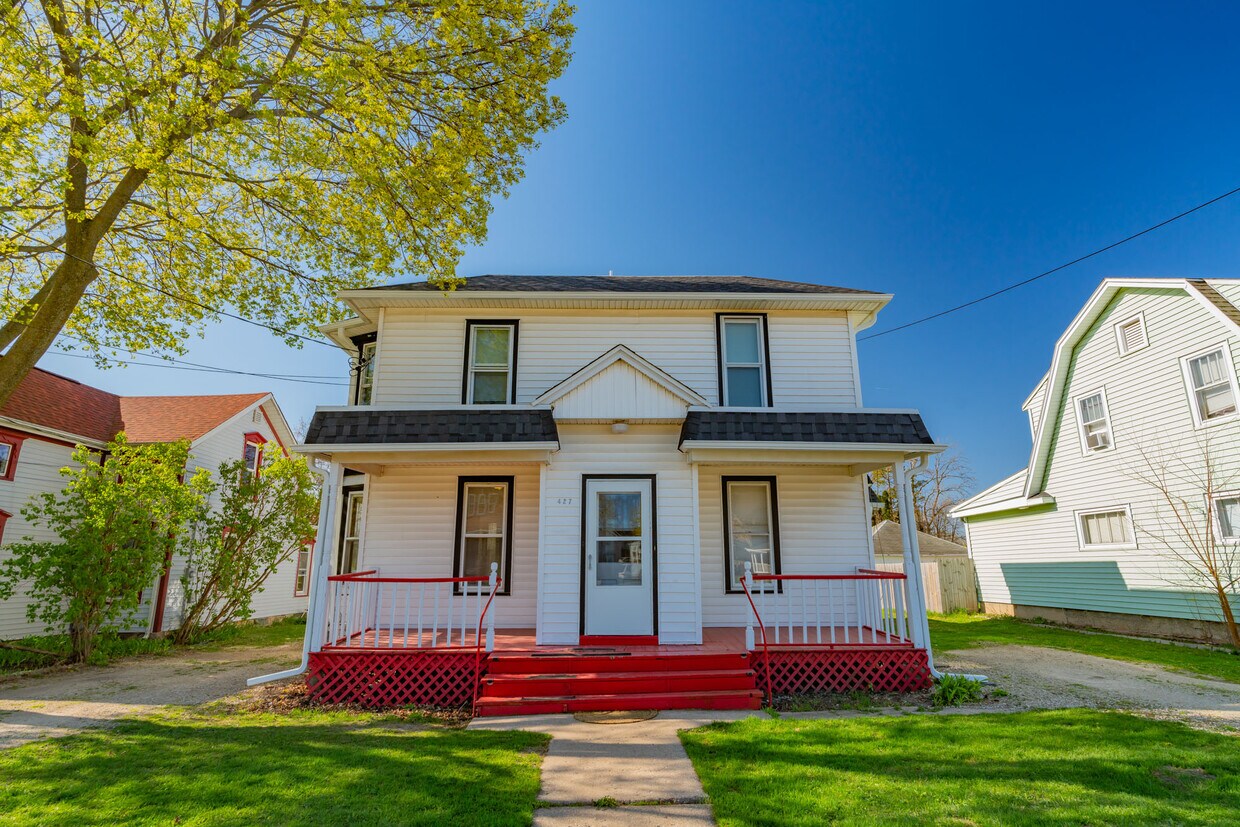 427 Vernal Ave Unit 427 Vernal Ave, Milton, WI 53563 Apartments in