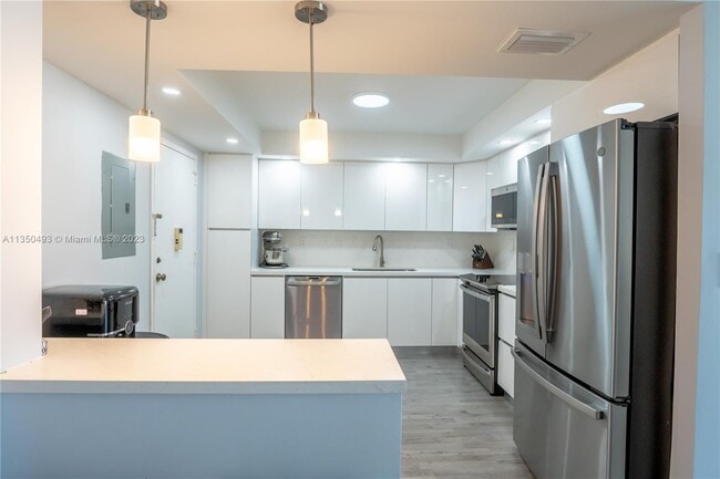 Building Photo - 230 174th St