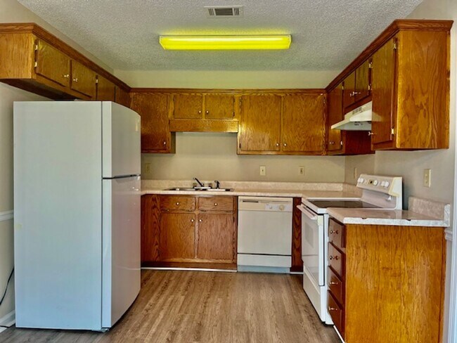 Foto del edificio - Mathis Drive #304 &amp; 306