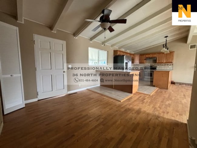 Building Photo - 2030 Hacienda St