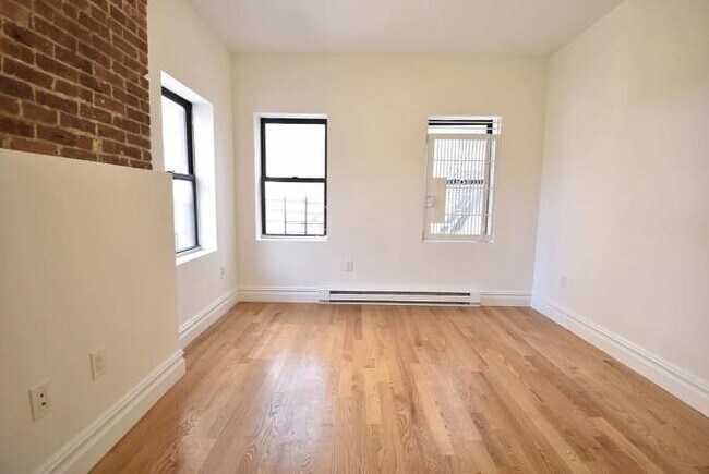 Building Photo - 2 bedroom in New York NY 10019