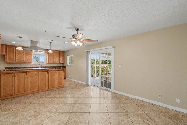 Foto del edificio - Charming 4-Bedroom Single-Story Home with Pool in Rancho Cucamonga!