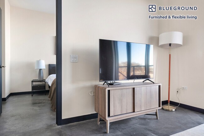 Foto del edificio - 1647 N Milwaukee Ave