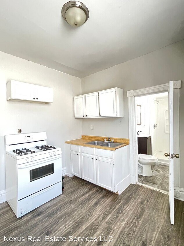 2 br, 1 bath House 405 Jessamine Ave E House Rental in Saint Paul