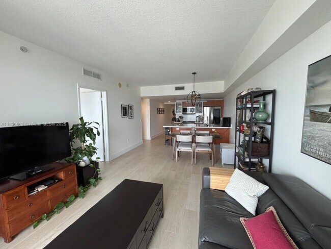 Foto del edificio - 185 SW 7th St