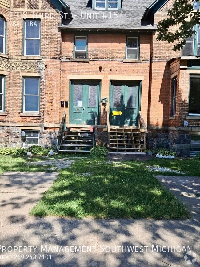Building Photo - 13 S 3rd St