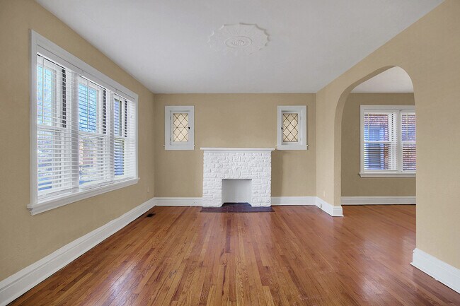 Foto del edificio - 7232 Dartmouth Ave