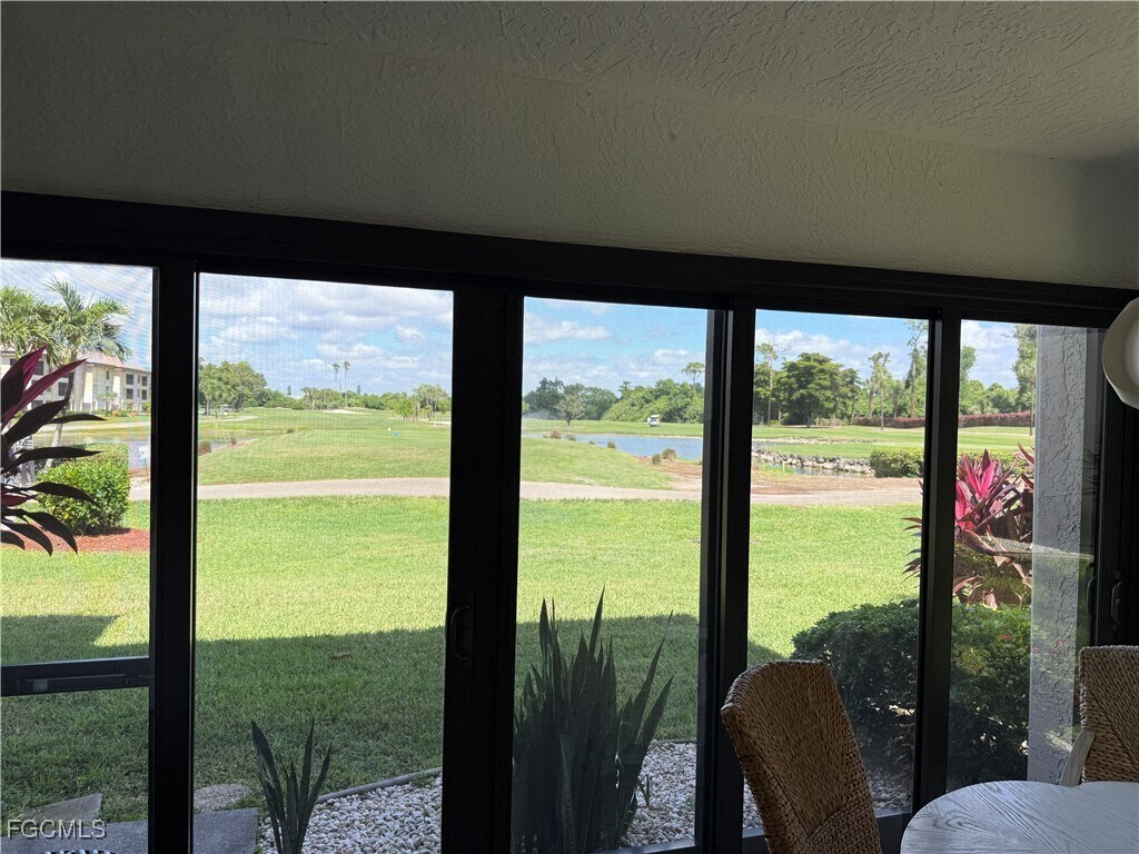 Foto principal - 5965 Trailwinds Dr