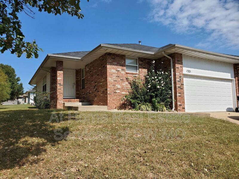 1321 Carriage Ct, Nixa, MO 65714 Condo for Rent in Nixa, MO