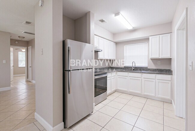 Foto del edificio - 7717 Downing Cir