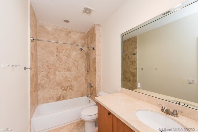 Building Photo - 3 br, 2.5 bath House - 3168 Ohio St # 3168