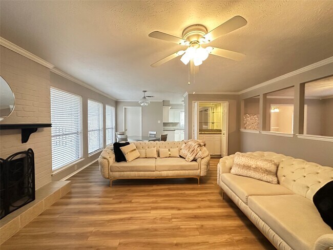 Foto del edificio - 2910 Colonial Dr