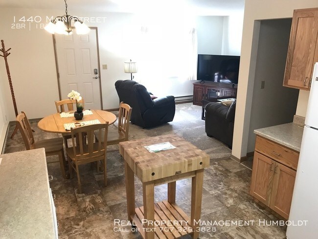 Building Photo - 1440 Main St