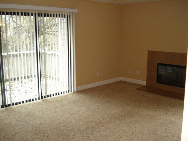 Building Photo - 221 Enterprise Dr
