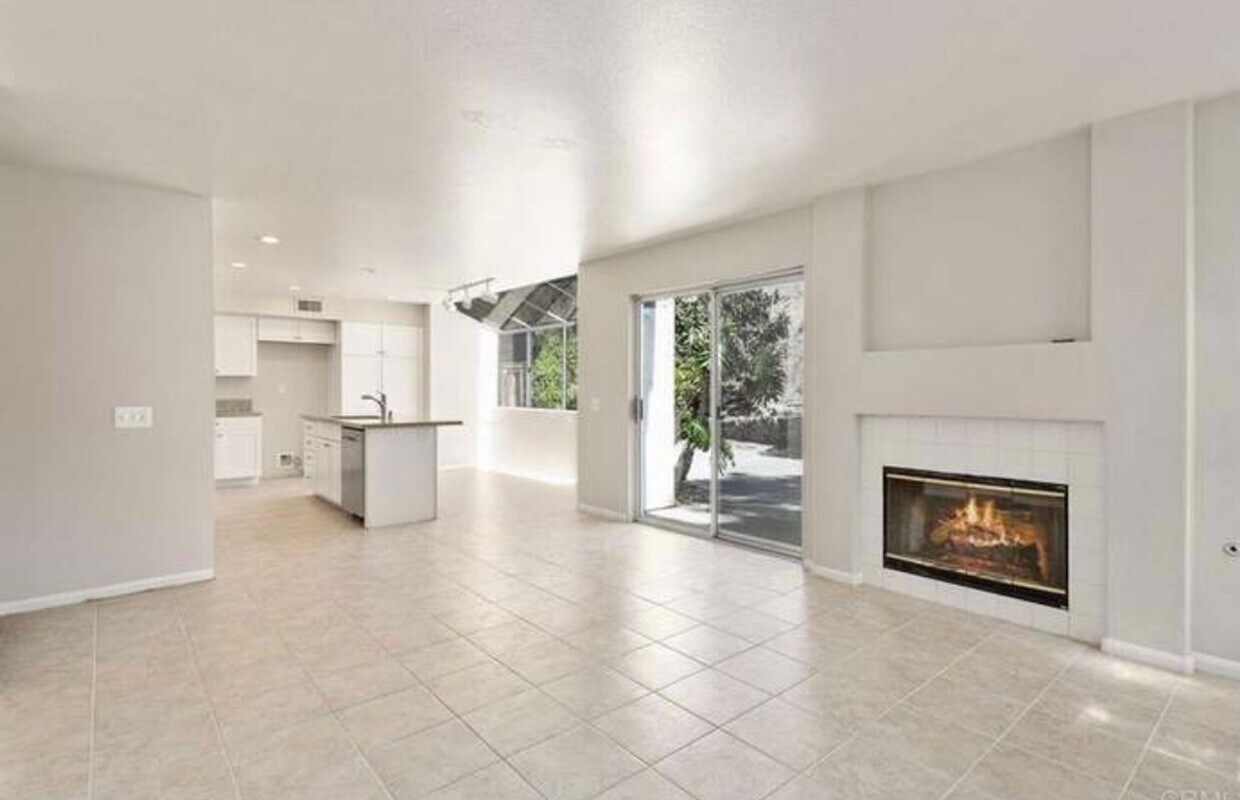 Foto principal - ***COMING SOON*** MOVE IN on 7/20**Desirab...