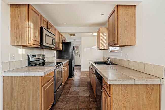 Building Photo - 2506 NE Franklin St