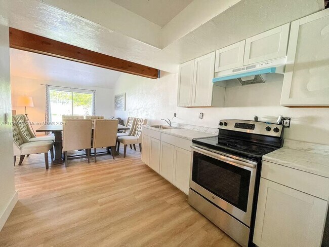 Foto del edificio - 4600 SW 9th Pl