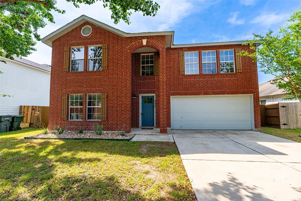 Primary Photo - 650 Whispering Hollow Dr