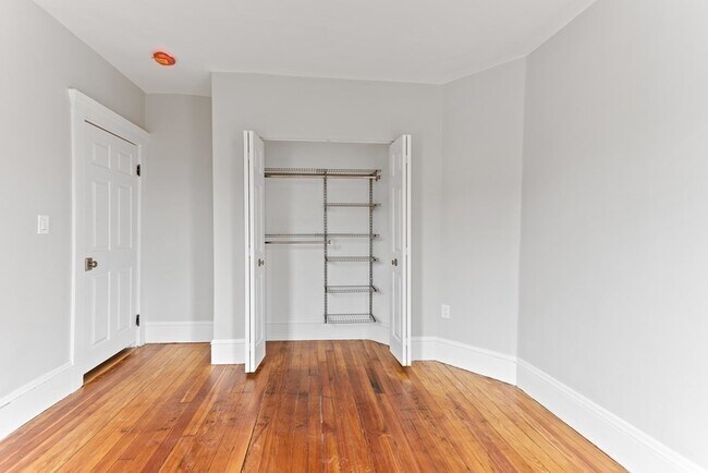 Building Photo - 425 Bowdoin St