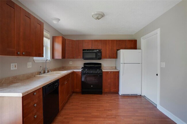 Foto del edificio - 506 Brendon Park Ln