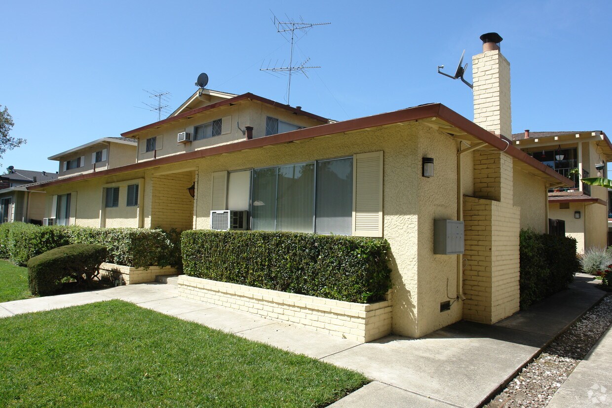 Primary Photo - 253 Auburn Way
