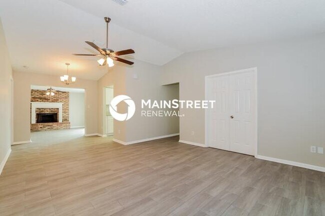 Foto del edificio - 4 Bedroom Pet-Friendly Home in Orlando, FL with Main Street Renewal