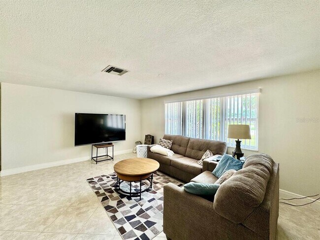 Building Photo - 5017 Anchor Way