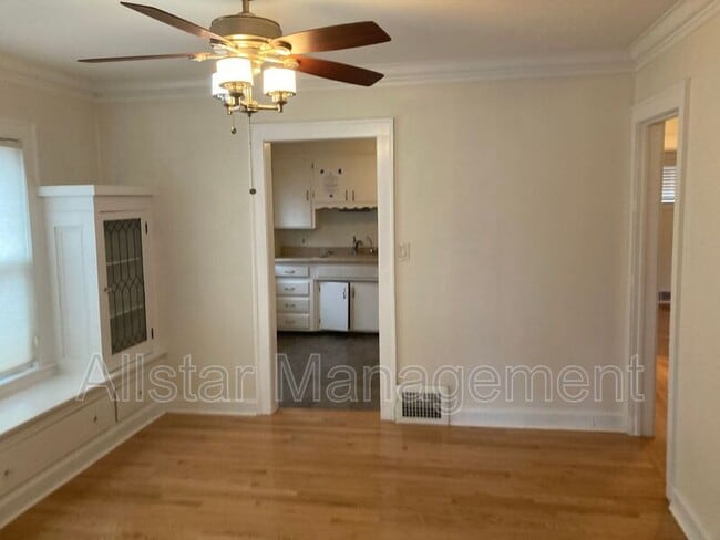 Foto del edificio - 3464 Granton Ave