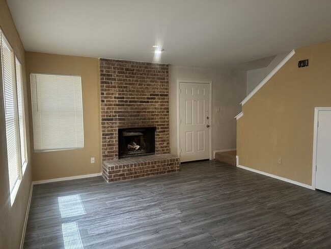 Building Photo - NEW IN MANAGEMENT - AVAILABLE NOW