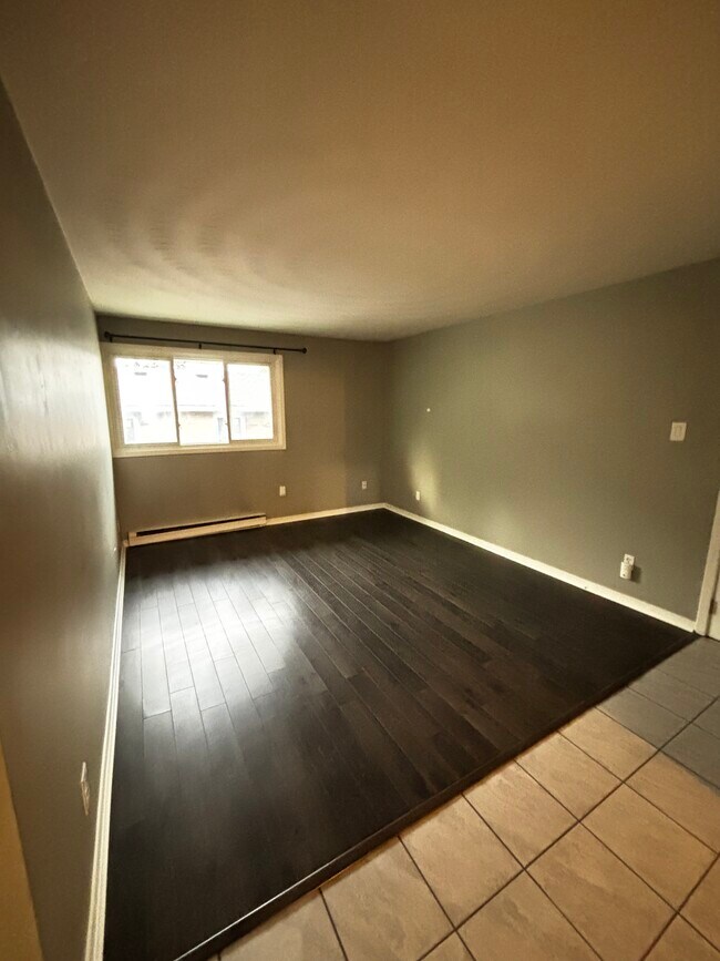 Building Photo - 111 Conroy Cres