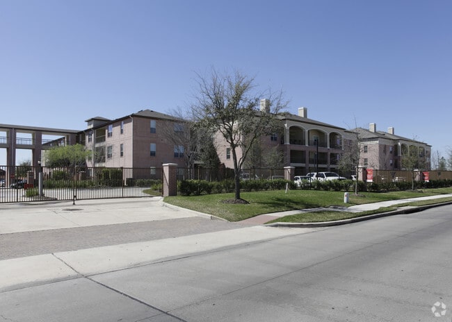 Building Photo - Elate Royal Oaks