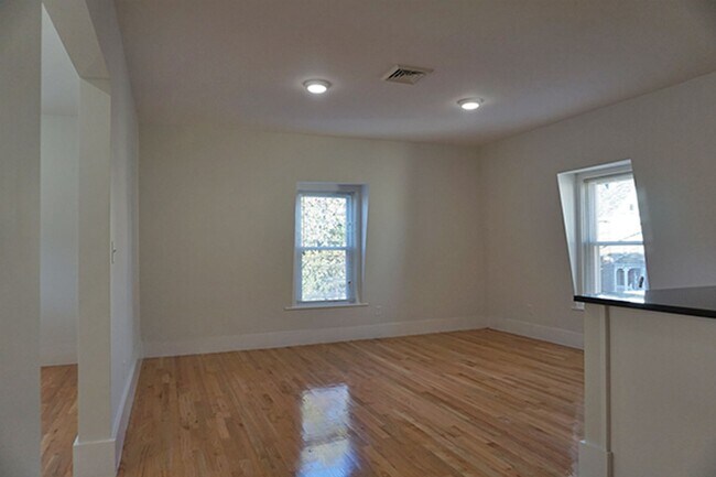 Photo - 5 Osgood St Apartment