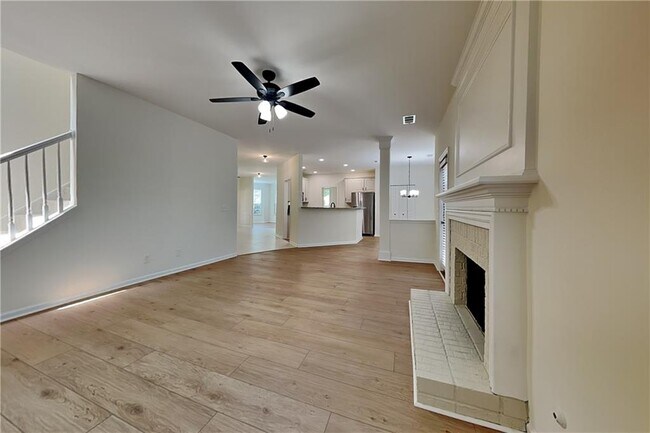 Building Photo - 420 Sable Ct